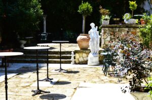 Petreceri Corporate la EkoGroup Vila: Sărbători Unice într-o Locație de Lux