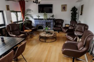 Petreceri Corporate la EkoGroup Vila: Decoruri Istorice pentru Sărbători Unice